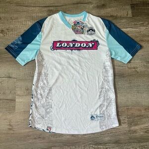 NWT! Pokemon World Championship 2022 Jersey Shirt Medium Pikachu Charizard Rare